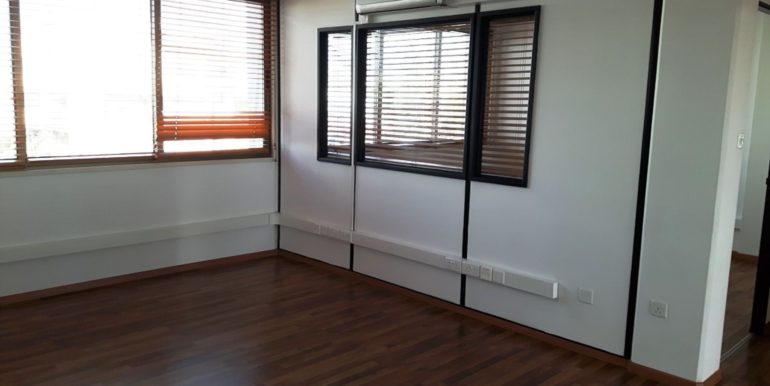 ComSpacesinCyprus OFFICE rent  town center 4