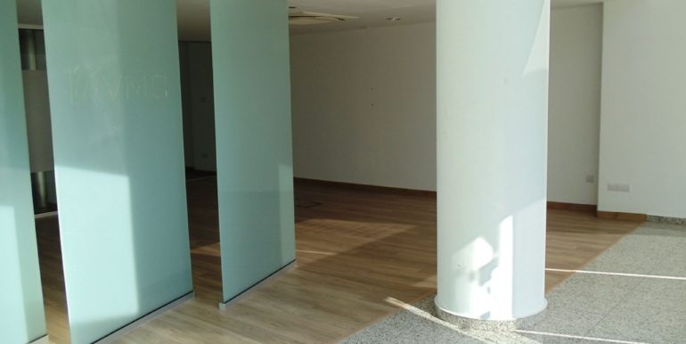 Seafront ground floor office for rent 2