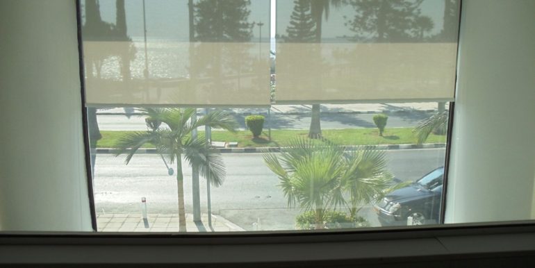 Seafront ground floor office for rent 4